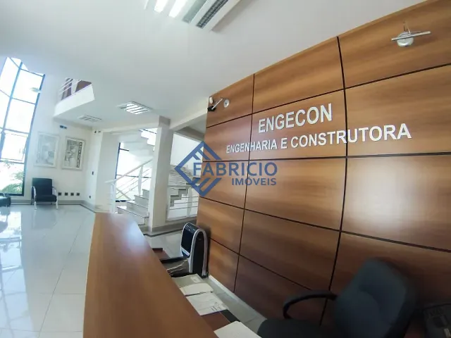 Prédio com 330m², à venda, no bairro Centro em Vinhedo