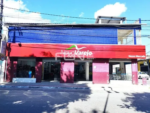 Prédio com 508m², à venda ou para alugar, no bairro Gleba A em Camaçari
