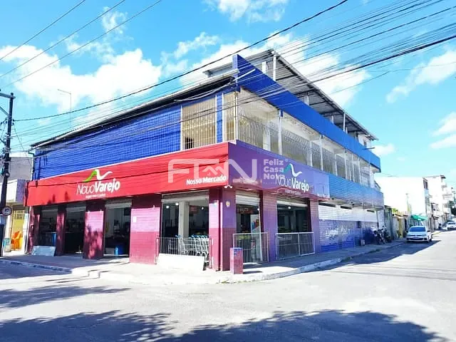 Prédio com 508m², à venda ou para alugar, no bairro Gleba A em Camaçari
