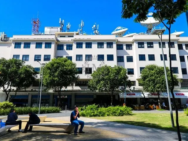 Prédio com 5000m², à venda, no bairro Saúde em Rio de Janeiro