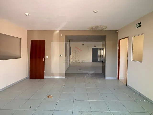 Prédio com 965m², para alugar, no bairro Jardim Rosângelo em Rolândia