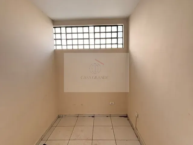 Prédio com 965m², para alugar, no bairro Jardim Rosângelo em Rolândia