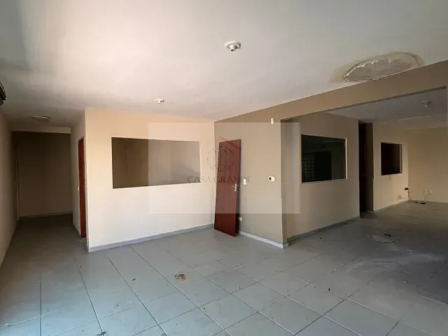 Prédio com 965m², para alugar, no bairro Jardim Rosângelo em Rolândia