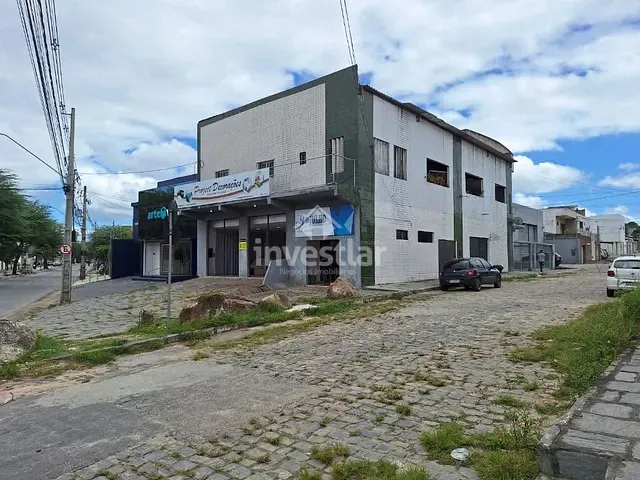 Prédio com 312m², à venda, no bairro Quarenta em Campina Grande