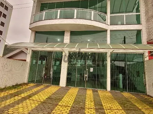 Prédio com 240m², para alugar, no bairro Centro em Mongaguá