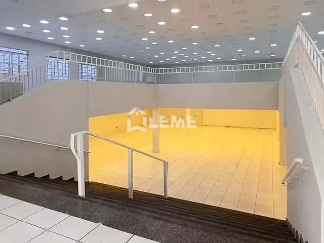 Prédio à venda ou para alugar, no bairro Centro em Mococa