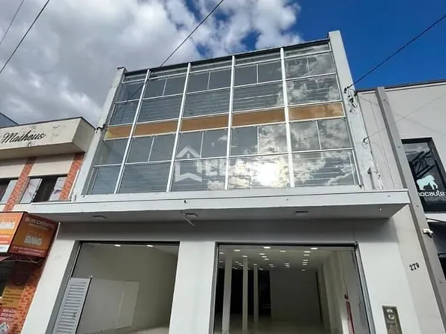 Prédio à venda ou para alugar, no bairro Centro em Mococa