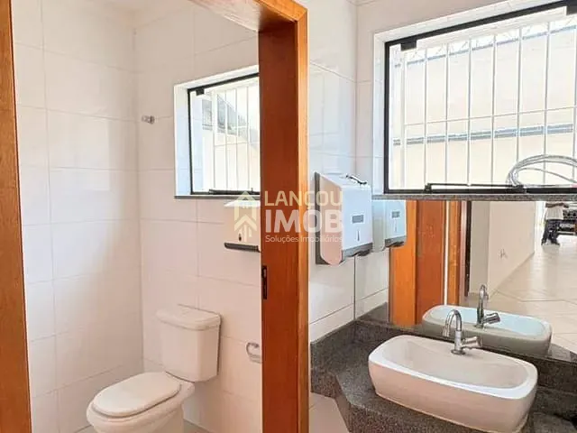 Prédio com 326m², para alugar, no bairro Centro em Jundiaí