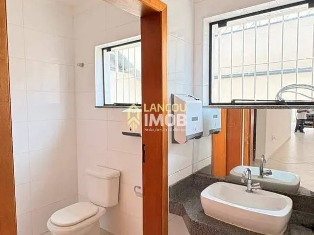 Prédio com 326m², para alugar, no bairro Centro em Jundiaí