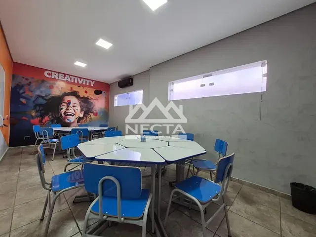 Prédio para alugar, no bairro Centro em Caraguatatuba