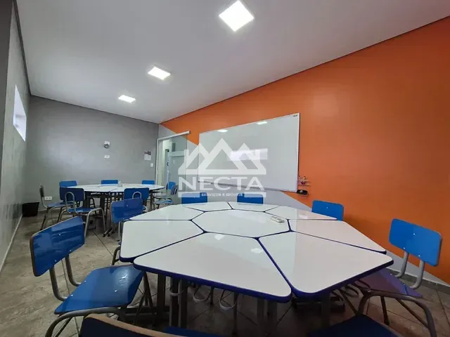 Prédio para alugar, no bairro Centro em Caraguatatuba