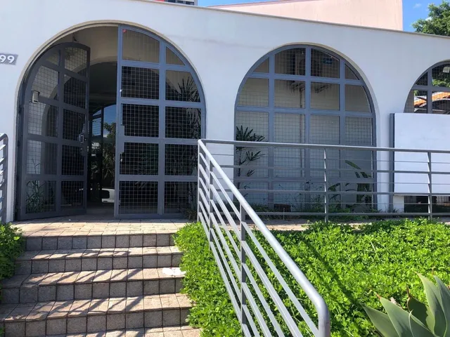 Prédio com 10m² 1 quarto e 7 banheiros, para alugar, no bairro Vila Ipiranga em Londrina