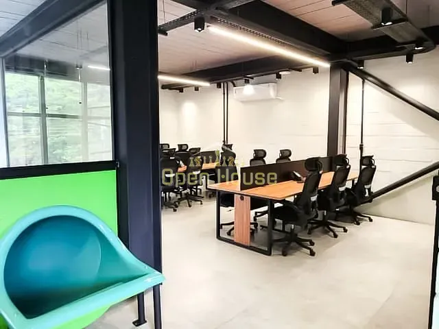 Prédio com 1000m², à venda, no bairro Conforto em Volta Redonda