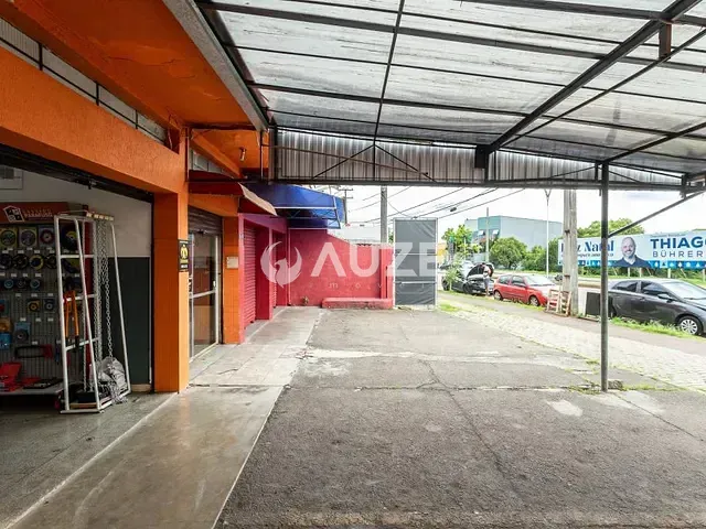 Prédio com 251m², à venda, no bairro Cidade Jardim em São José Dos Pinhais