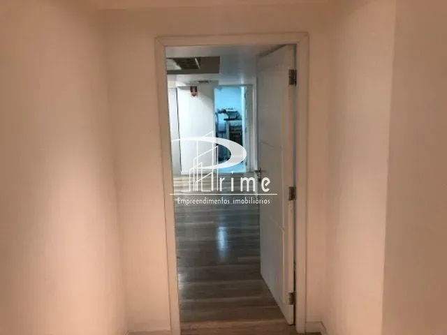 Prédio com 2300m², à venda ou para alugar, no bairro Venda da Cruz em São Gonçalo
