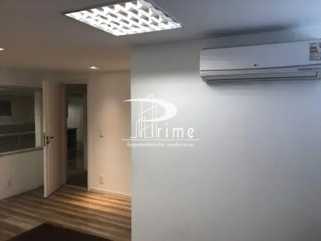 Prédio com 2300m², à venda ou para alugar, no bairro Venda da Cruz em São Gonçalo