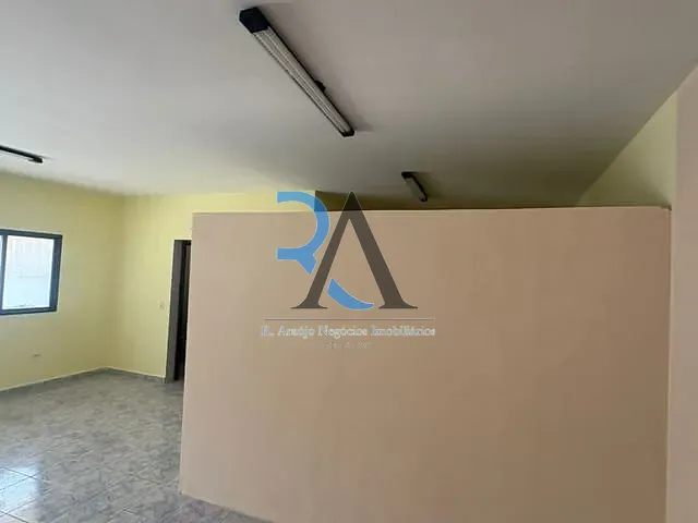 Prédio com 256m², para alugar, no bairro Água Rasa em São Paulo
