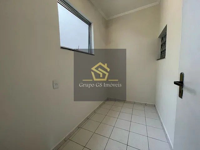 Prédio com 527m², para alugar, no bairro Vila Embare em Valinhos
