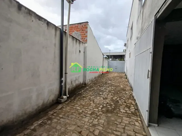 Prédio com 216m², para alugar, no bairro Comprida em Teresina