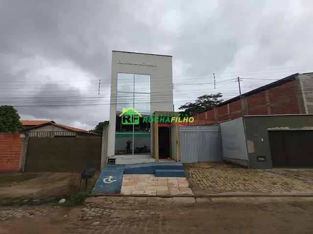 Prédio com 216m², para alugar, no bairro Comprida em Teresina