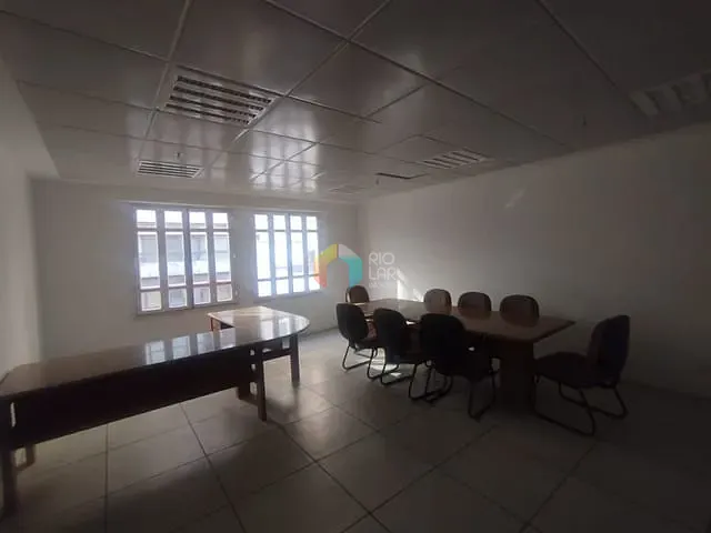 Prédio com 973m², à venda, no bairro Centro em Rio de Janeiro