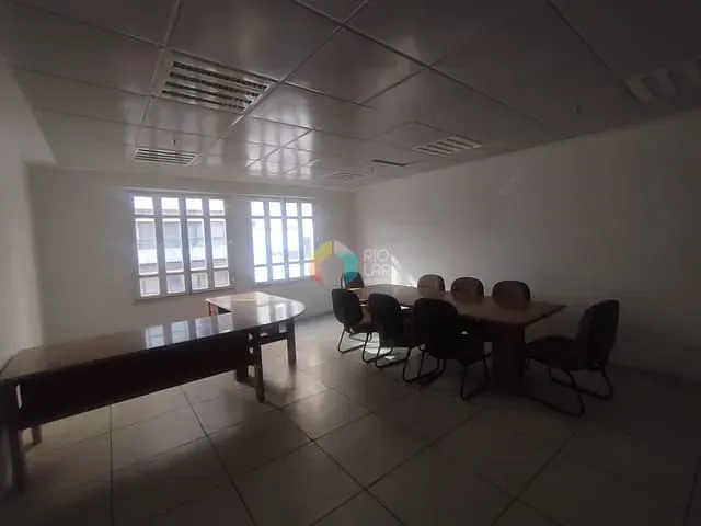 Prédio com 973m², à venda, no bairro Centro em Rio de Janeiro