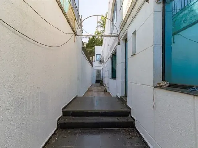 Prédio com 1250m², para alugar, no bairro Jardim Everest em São Paulo