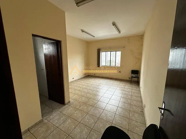 Prédio com 36m², para alugar, no bairro Centro em Jundiaí