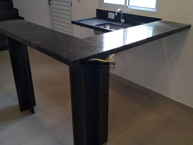 Prédio com 250m², para alugar, no bairro Vila Galvão em Guarulhos