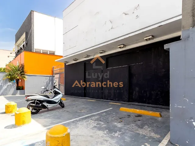 Prédio com 400m², para alugar, no bairro Imirim em São Paulo