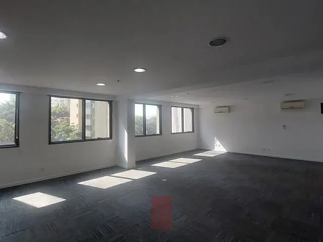 Prédio com 136m², à venda, no bairro Alto de Pinheiros em São Paulo