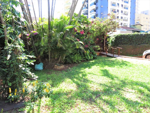 Prédio com 585m² 4 quartos e 3 banheiros, à venda, no bairro Centro em Londrina