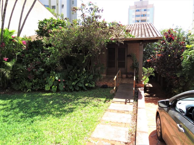 Prédio com 585m² 4 quartos e 3 banheiros, à venda, no bairro Centro em Londrina