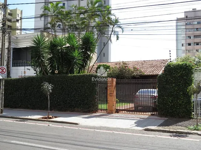 Prédio com 585m² 4 quartos e 3 banheiros, à venda, no bairro Centro em Londrina