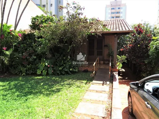 Prédio com 585m² 4 quartos e 3 banheiros, à venda, no bairro Centro em Londrina