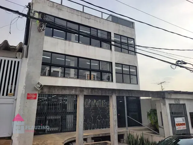 Prédio com 250m², à venda, no bairro Jardim Pirajussara em São Paulo