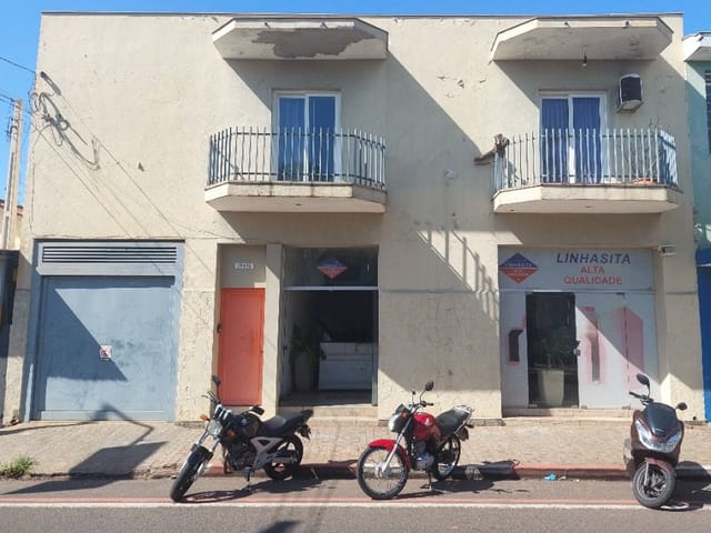 Prédio com 384m², à venda, no bairro Vila Guarujá em Birigüi