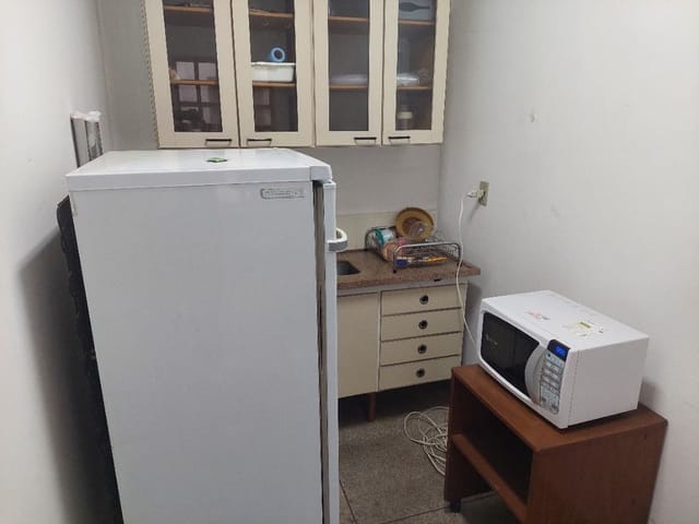 Prédio com 384m², à venda, no bairro Vila Guarujá em Birigüi