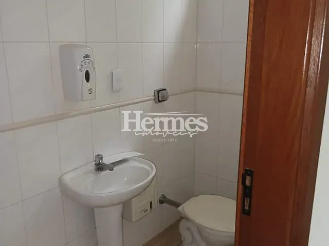 Prédio com 413m², à venda, no bairro Vila Bressani em Paulínia