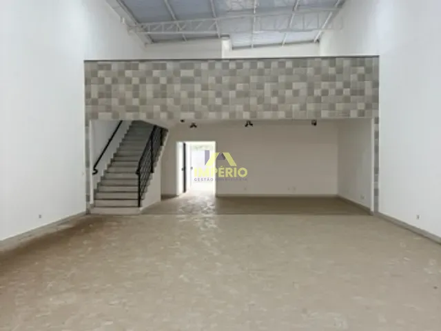 Loja com 336m², para alugar, no bairro Centro em Salto