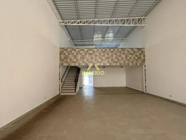 Loja com 336m², para alugar, no bairro Centro em Salto