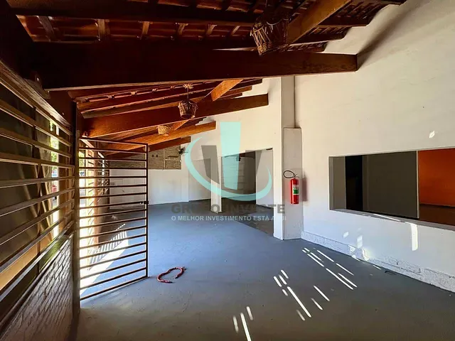Prédio com 360m², à venda, no bairro Jardim Ártico em Araraquara