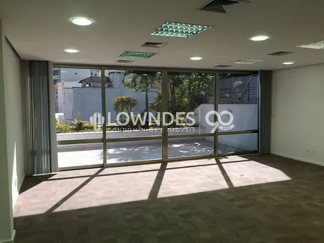 Prédio com 369m², para alugar, no bairro Humaitá em Rio de Janeiro