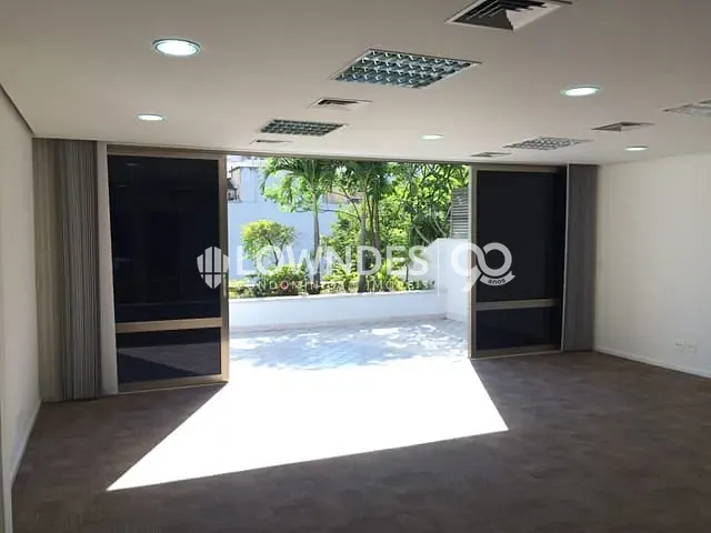 Prédio com 369m², para alugar, no bairro Humaitá em Rio de Janeiro