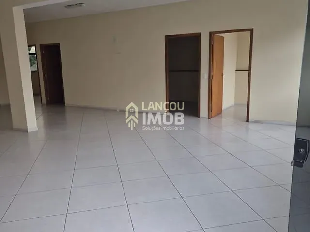 Prédio com 254m², para alugar, no bairro Centro em Jundiaí