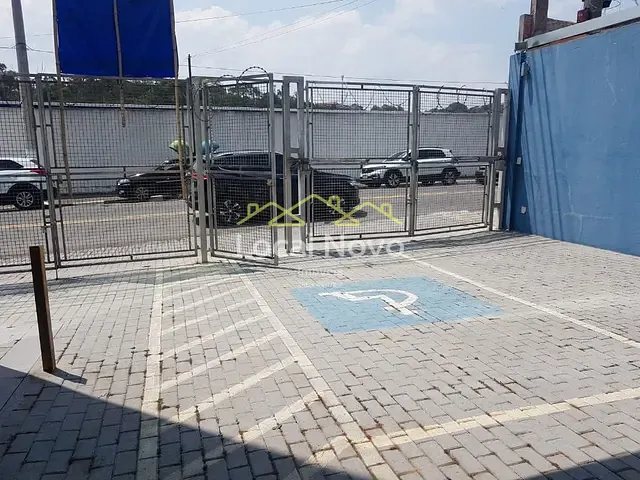 Prédio com 513m², à venda ou para alugar, no bairro Jardim Vitoria em Arujá