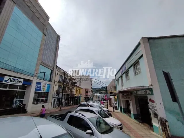 Prédio com 550m², à venda, no bairro Centro em Capinzal