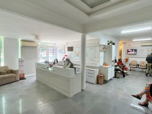 Prédio com 240m², à venda, no bairro Cidade dos Funcionários em Fortaleza