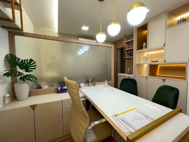 Prédio com 240m², à venda, no bairro Cidade dos Funcionários em Fortaleza