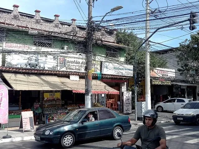 Prédio com 169m², à venda, no bairro Largo da Batalha em Niterói